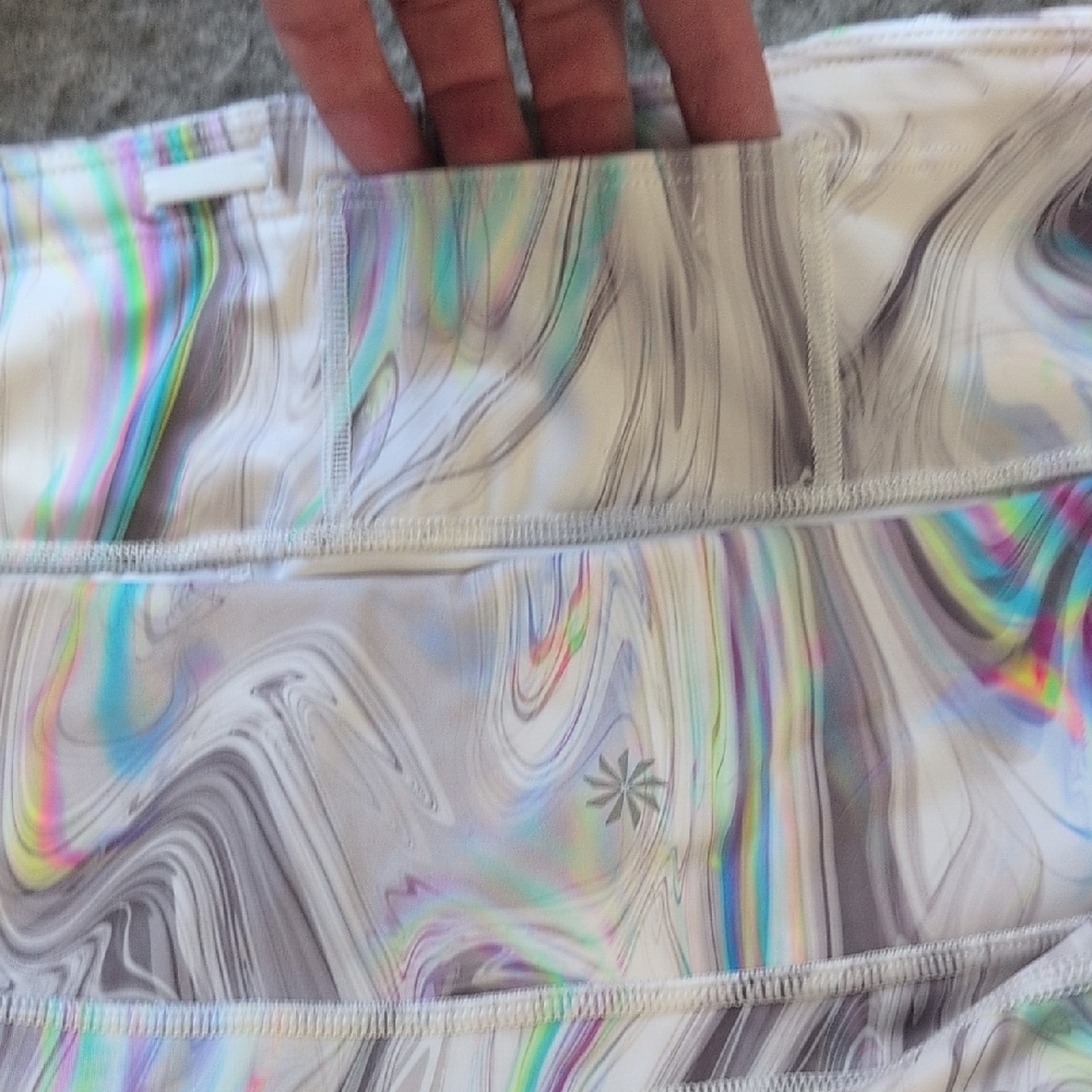 Athleta Capri Lengrh Marble Swirl Leggings - Picture 6 of 9